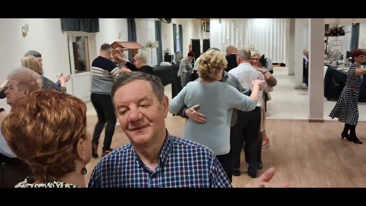 Mamo ach mamo, dziś opuszczam cię i idę bawić się na potańcówkach