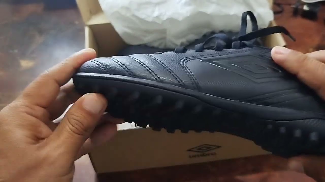 Reseña: Umbro Classico XII LT TF (JNR)