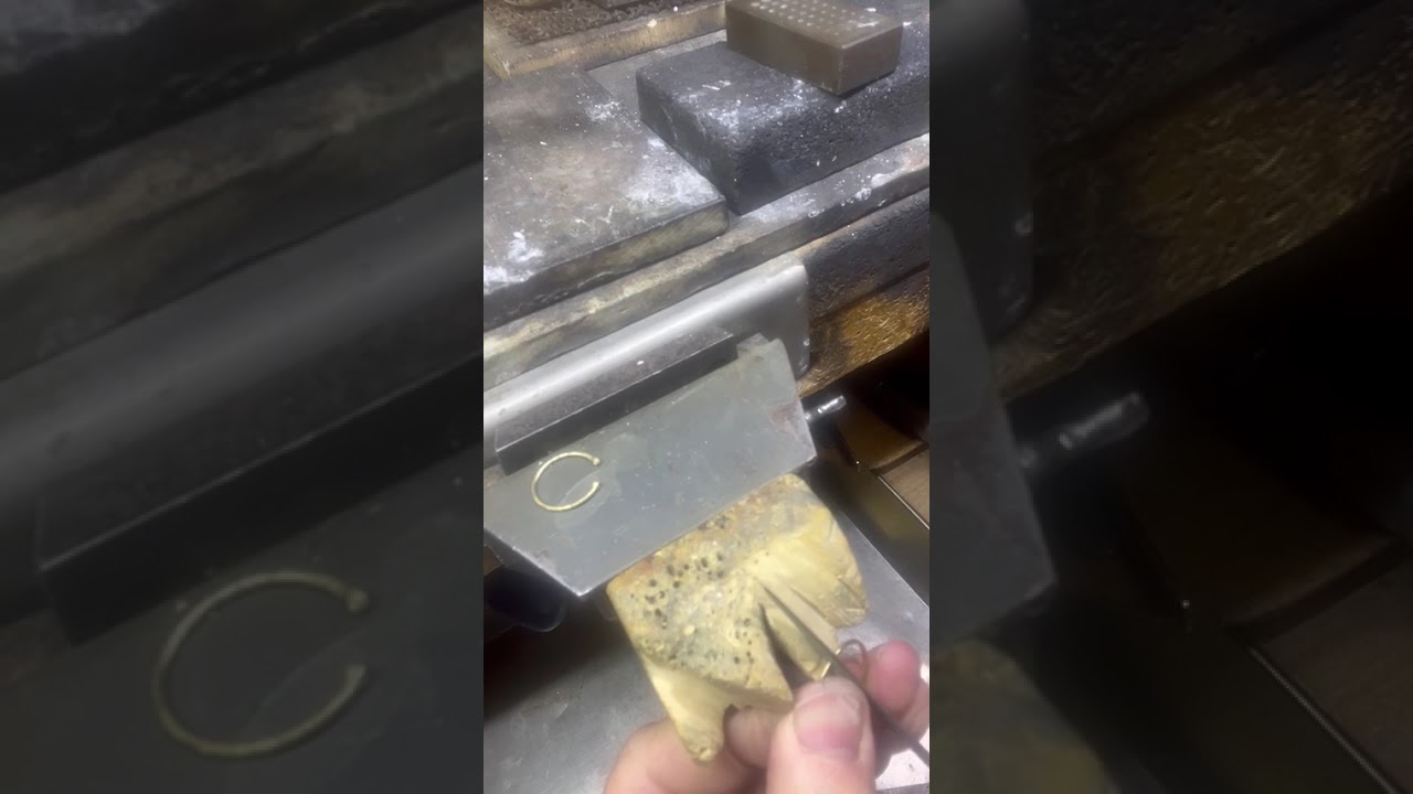 Sizing a gold ring #jewelrytutorial #jewelryrepair #goldring