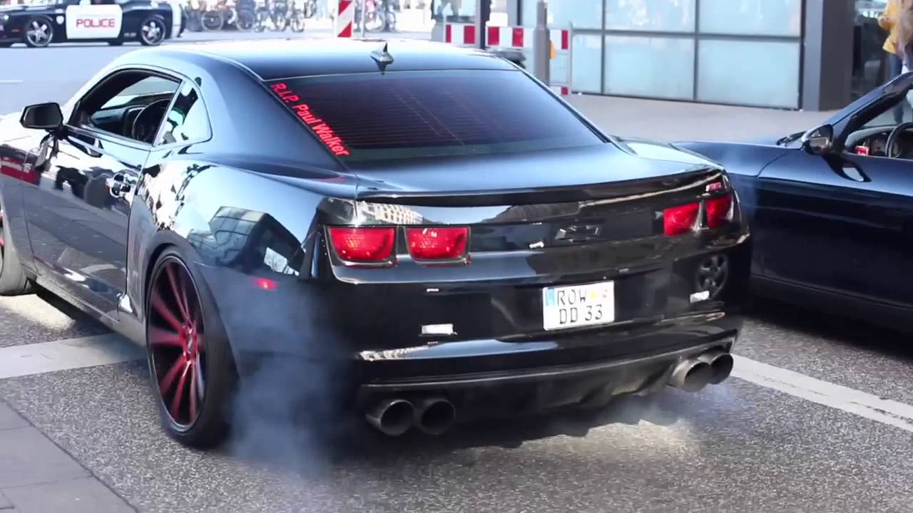 Challenger SRT 8 and Camaro SS in Hamburg going CRAZY