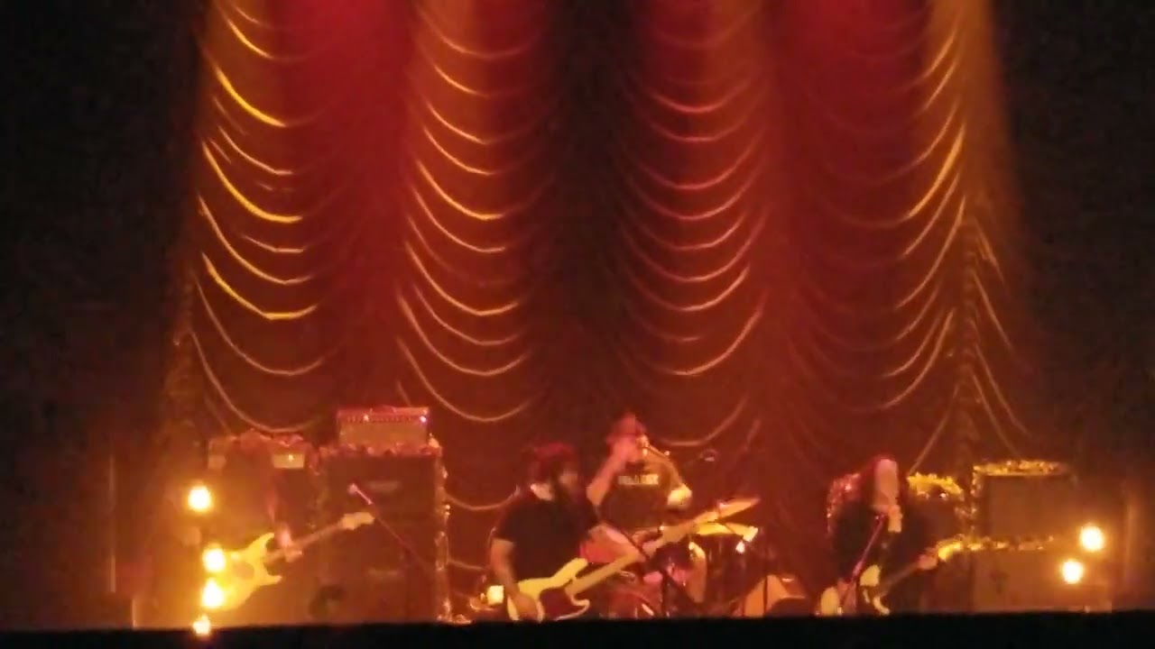 Holy Fawn - Yawning (live)
