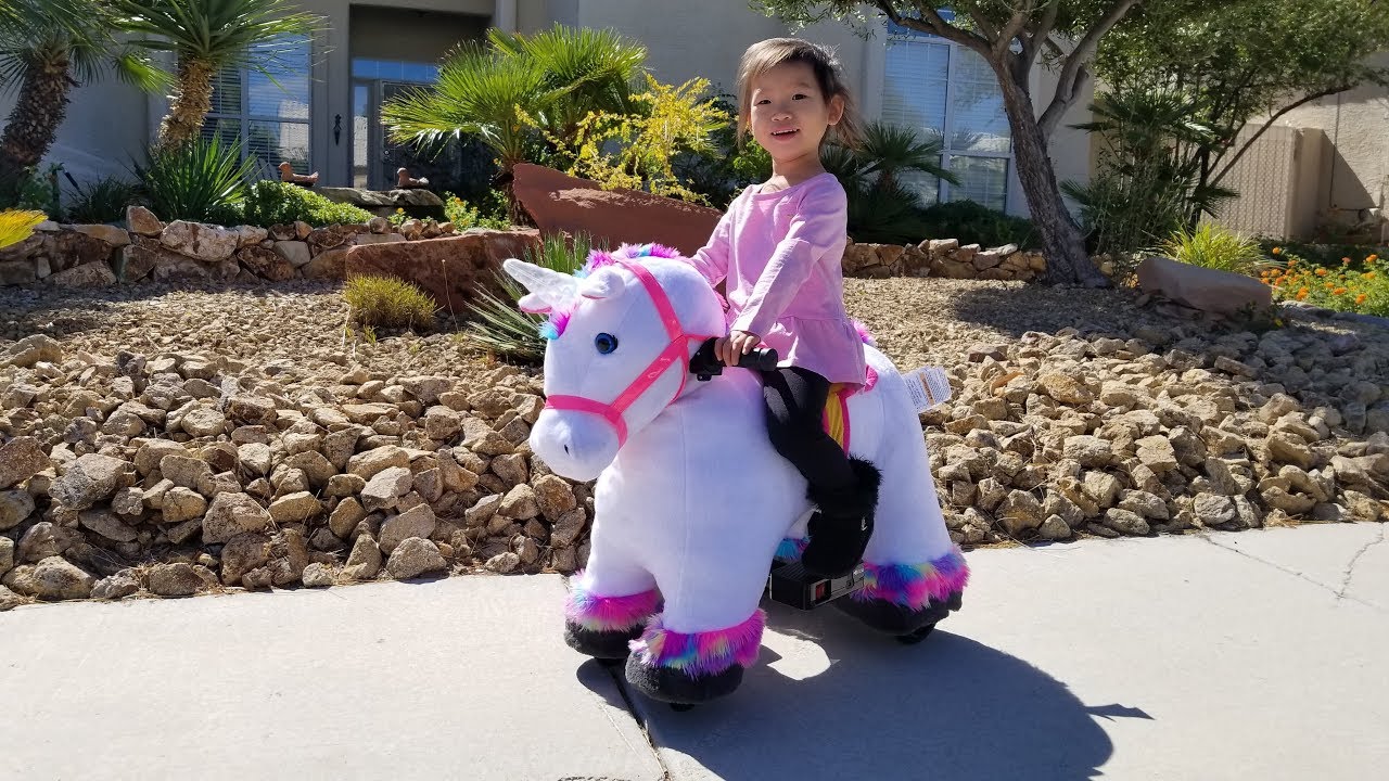 3D Dynacraft Willow Unicorn 6V Plush Ride On Animal Unboxing