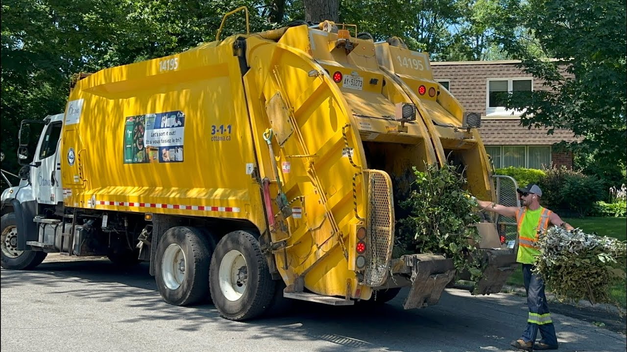 Yellow Split Body Universal UHE Rear Loader Garbage Truck Packing Yard Waste