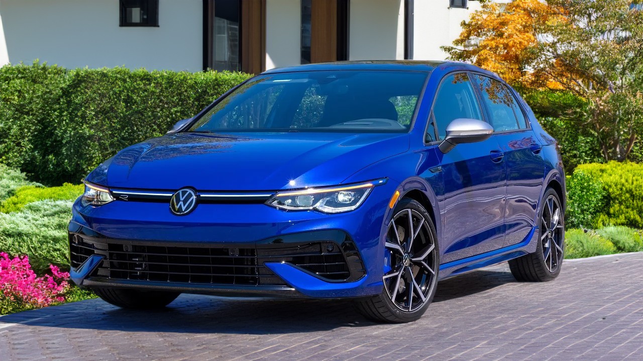 👉2023 VW Golf R -- Ultimate In-Depth Look -- Volkswagen
