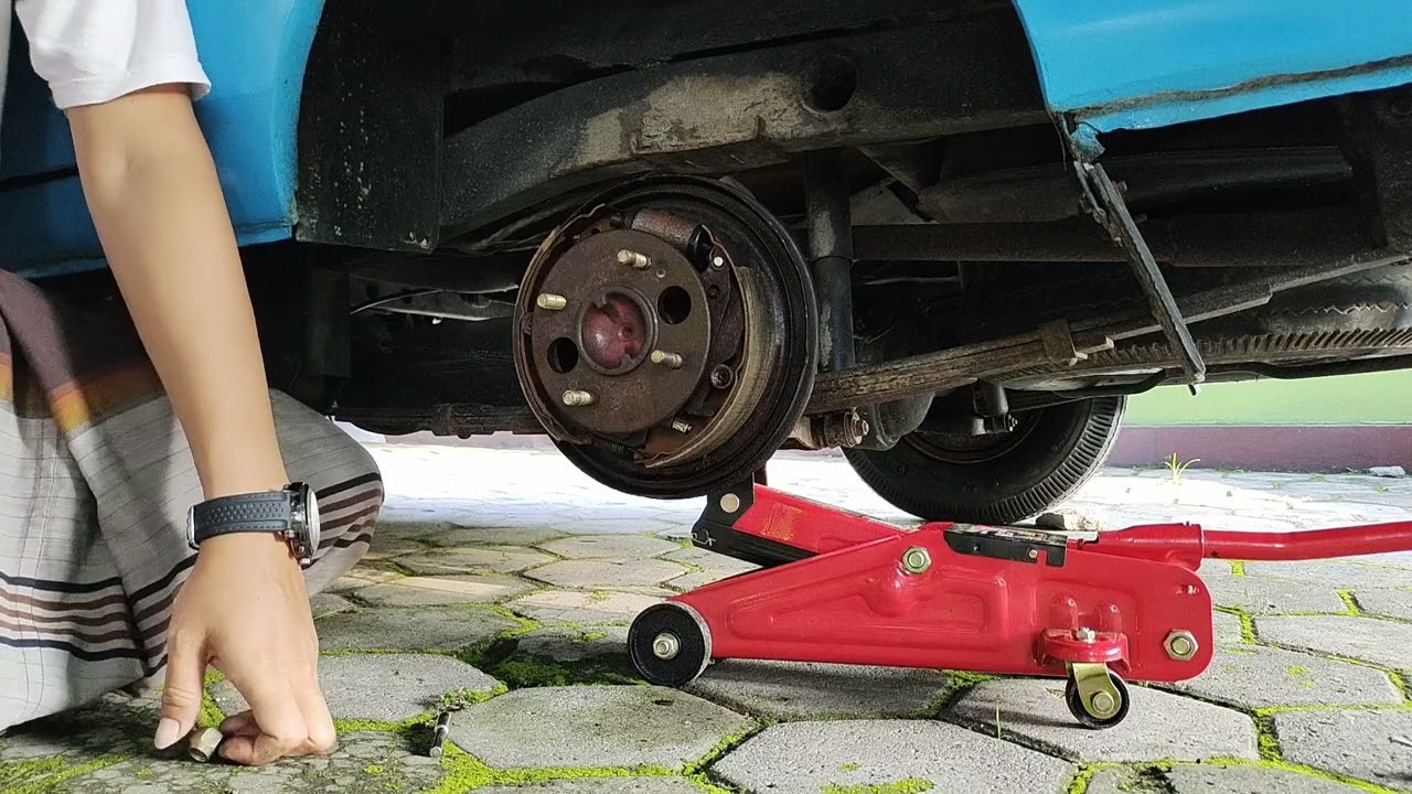 Ganti Baut Roda Mobil yang Patah Tanpa Perlu ke Bengkel