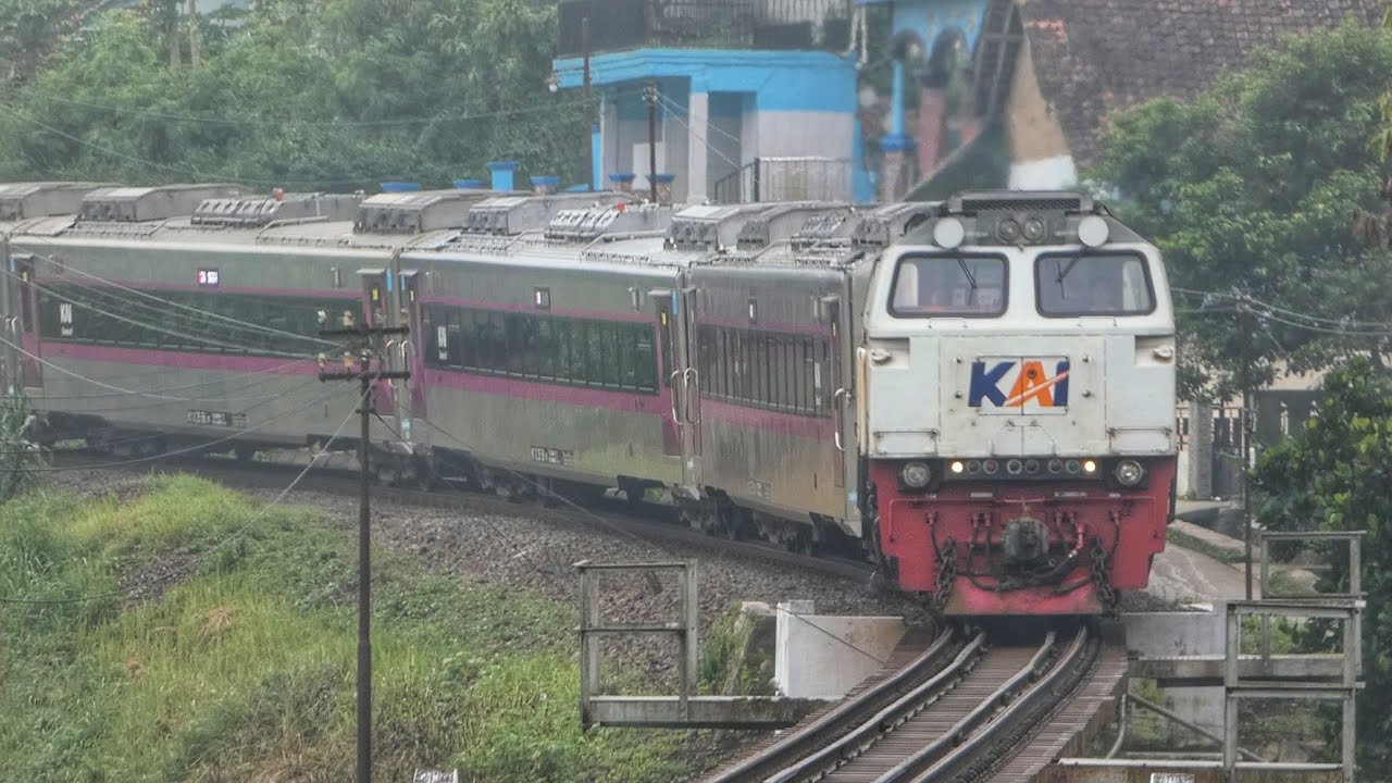 KERETA TURANGGA KESIANGAN AKIBAT LOK MOGOK !