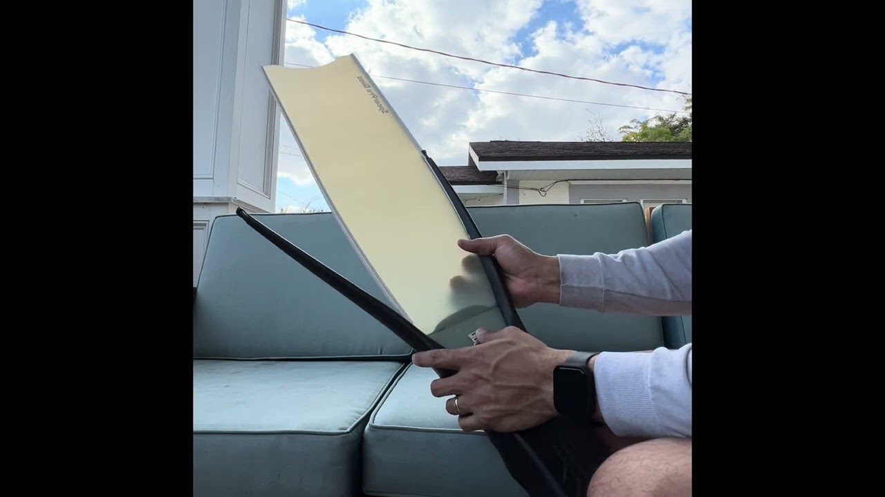 Free dive fin assembly - install blades into foot pockets