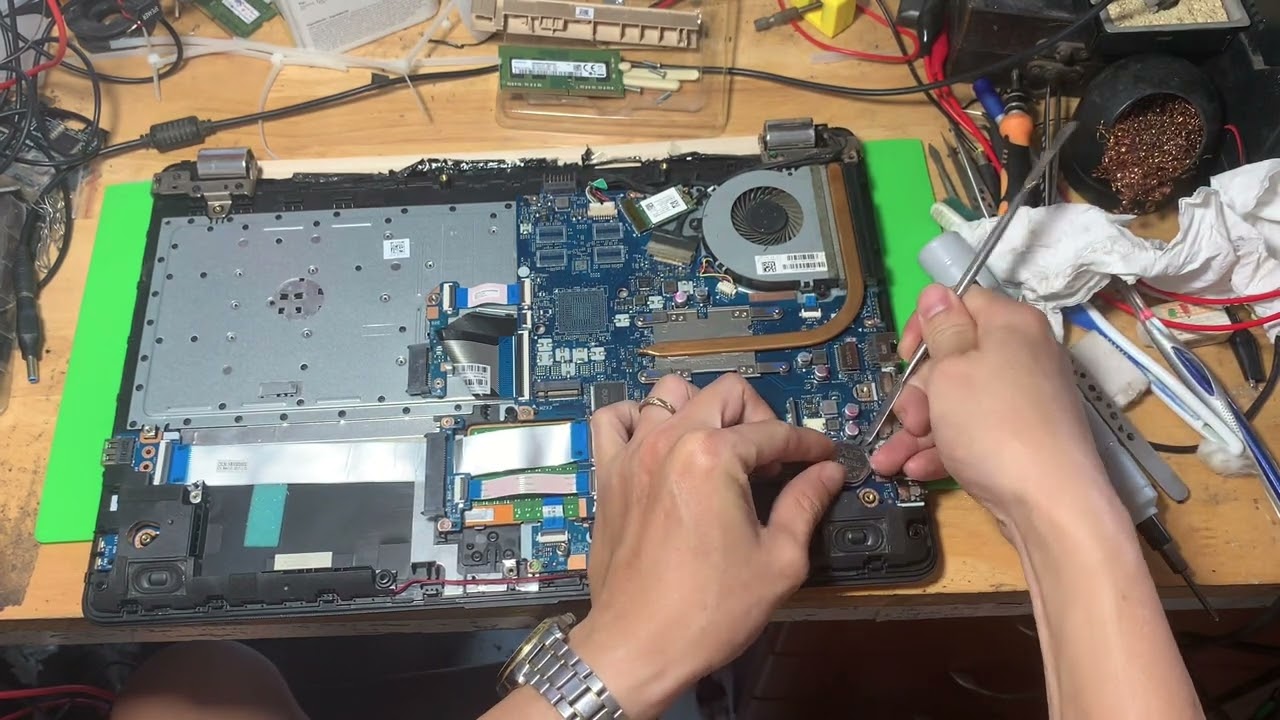 Hướng dẫn tháo lắp Laptop Hp 15 BS647TU TPC129 không lên hình