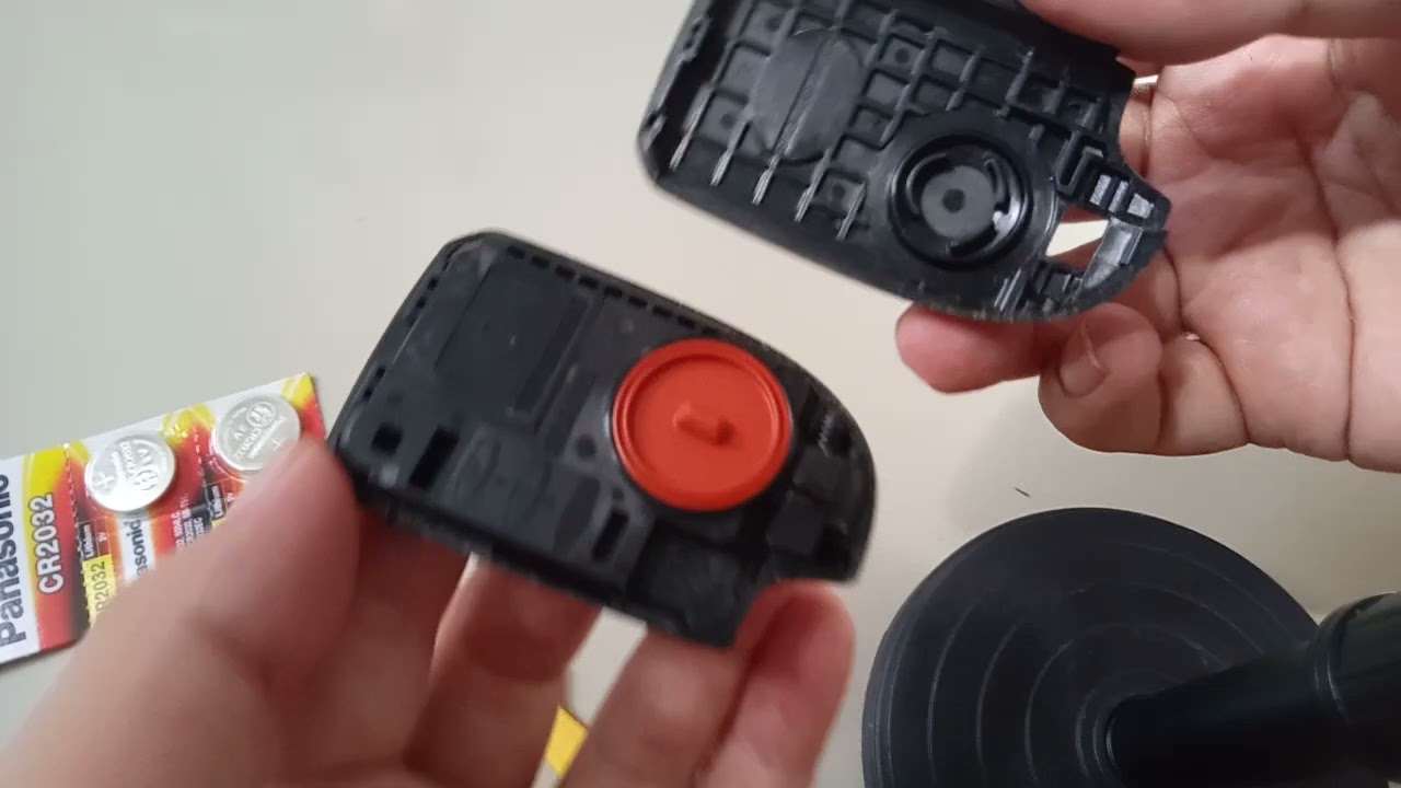 Ganti Baterai Remote Mobil (Yaris)