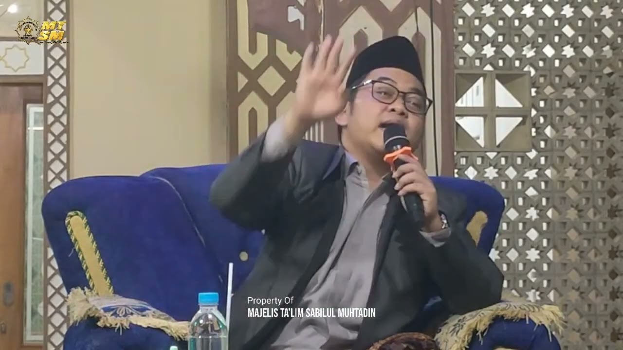 MAUIDHOTUL HASANAH DARI BELIAU GUS MUHAMMAD AQIB MALIK PENGASUH PONDOK PESANTREN ALBAB LEBAKSIU