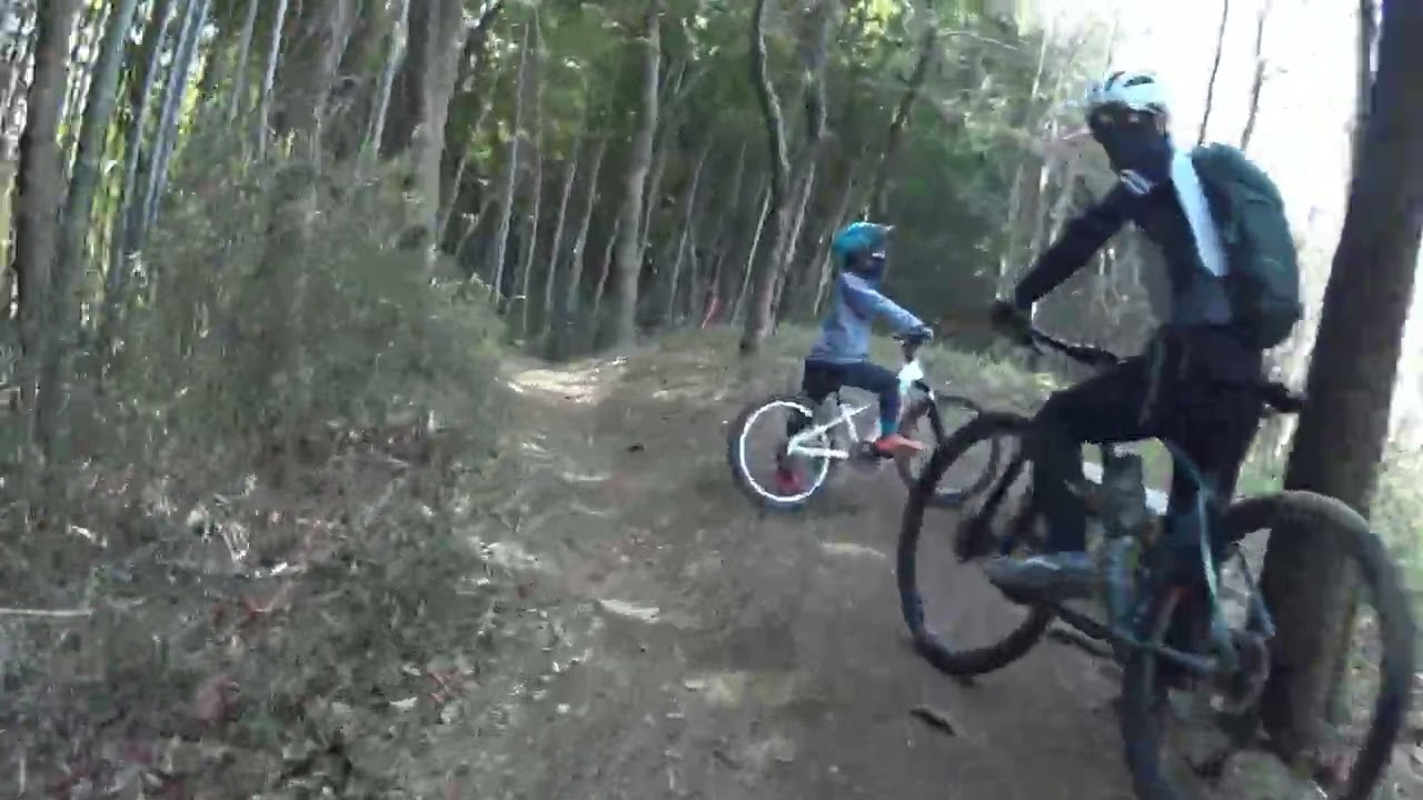未来のエリートライダーとe-MTBで走る里山