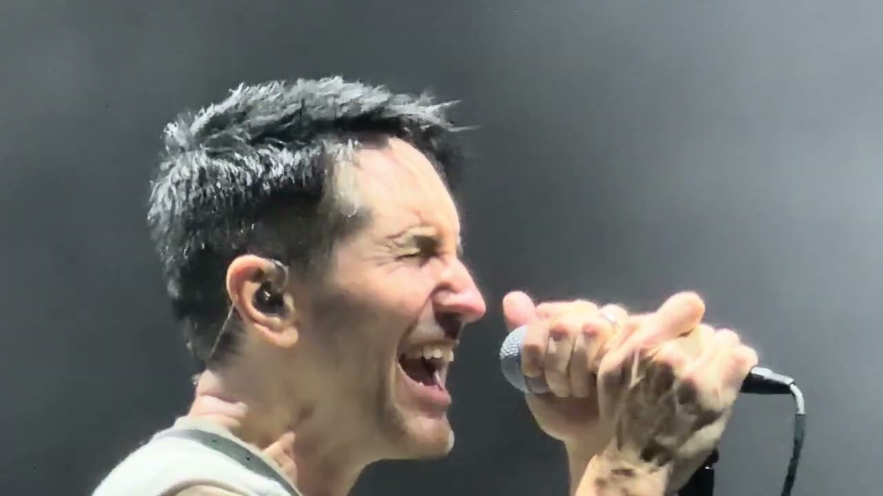 NINE INCH NAILS - Head like a Hole - Live, Front Row