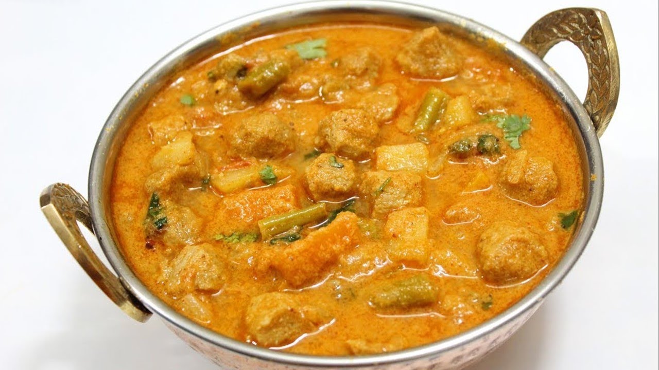 மீல்மேக்கர் வெஜிடபிள்  குருமா | Meal Maker Vegetable Kurma | Soya Chunks Vegetable kurma