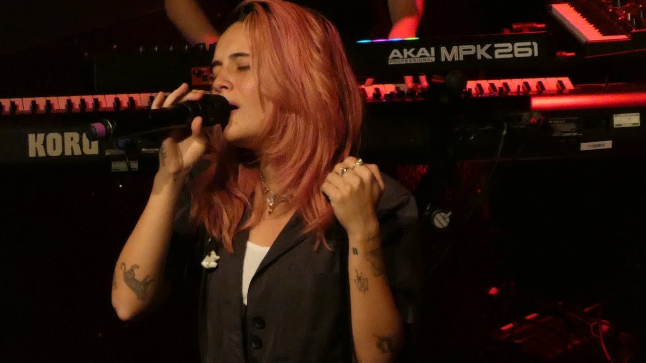 Bea Miller -  S.L.U.T.  -  Live Paris 2019