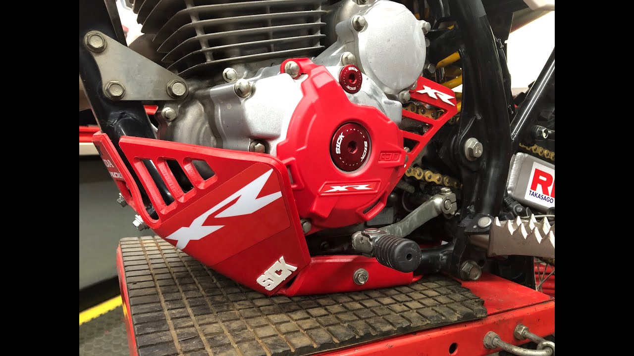 Colocacion tapas protectoras de motor XR250 Tornado