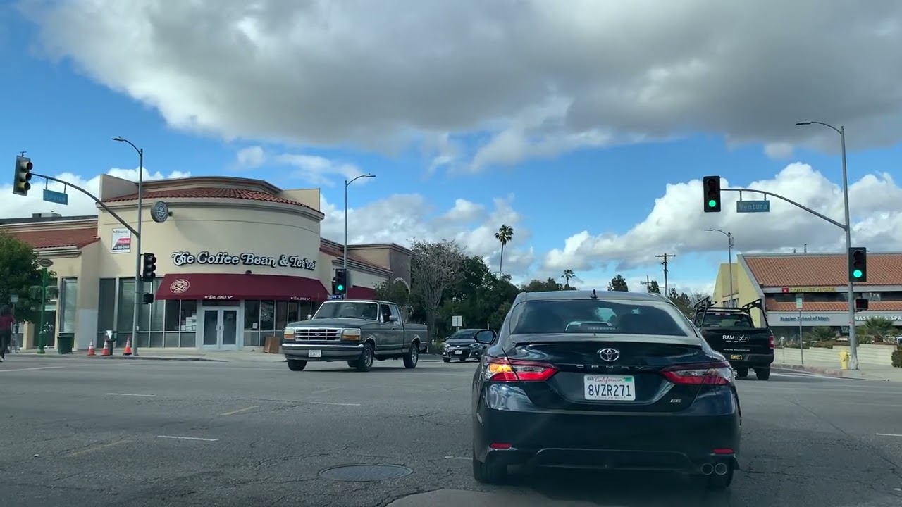 Driving through Encino Hills - Los Angeles
