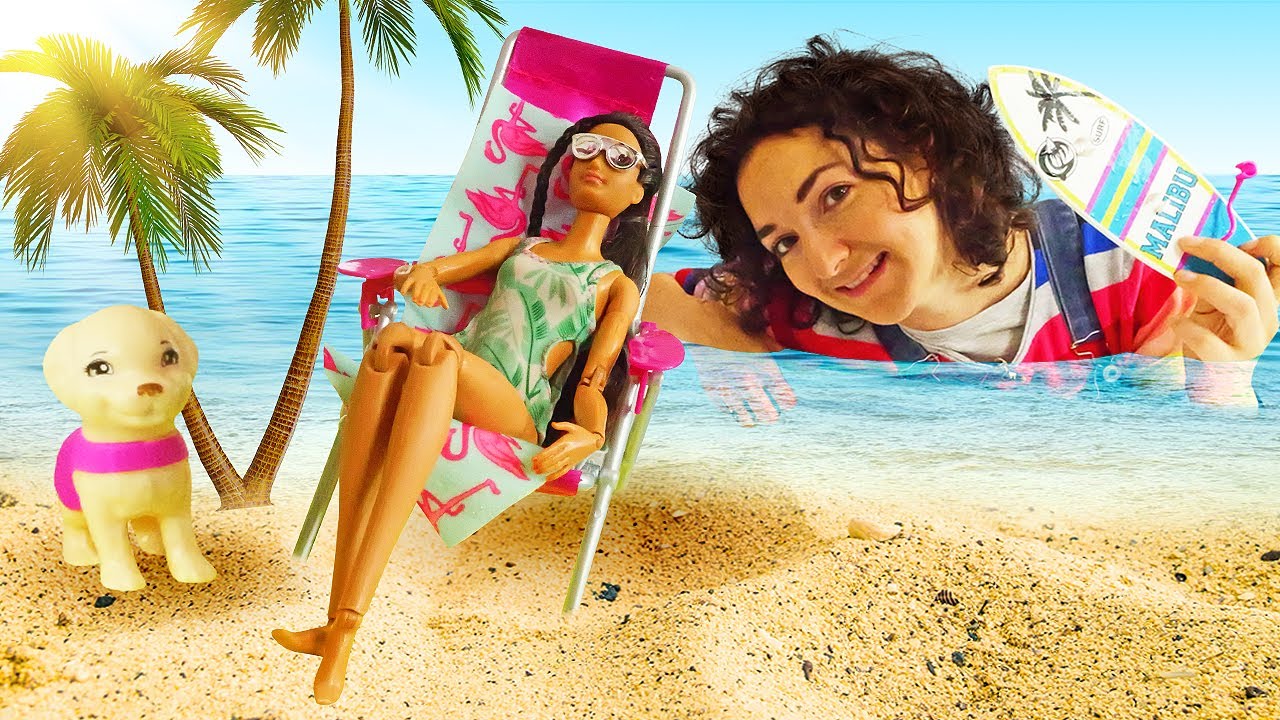 Come fare la valigia per un'isola deserta? Le avventure della bambola Barbie. Video per bambini