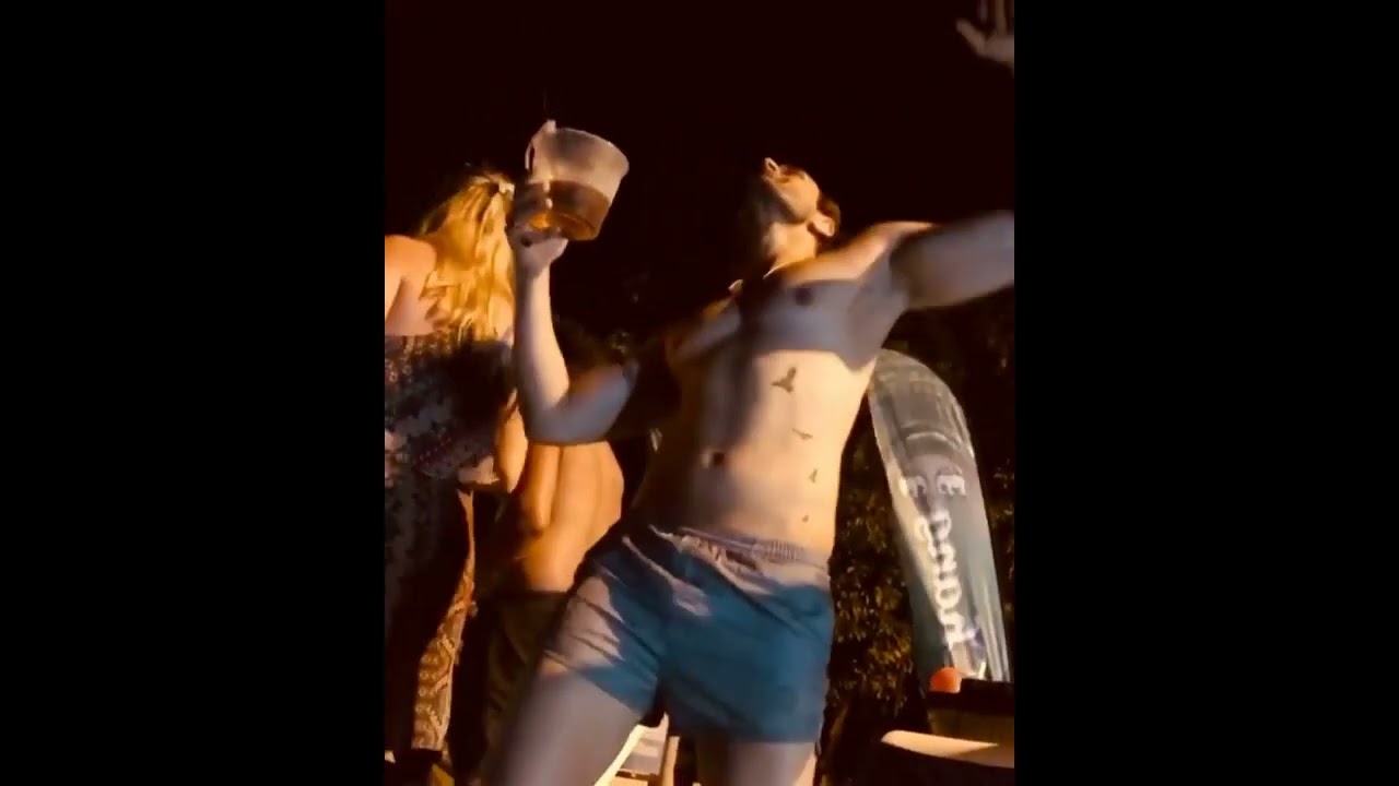 Angad Hasija Hot Shirtless Dance!