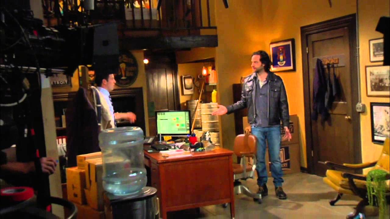 Undateable: Behind the Scenes Broll of NBC TV Series Pilot - CHRIS D&acute;ELIA | ScreenSlam
