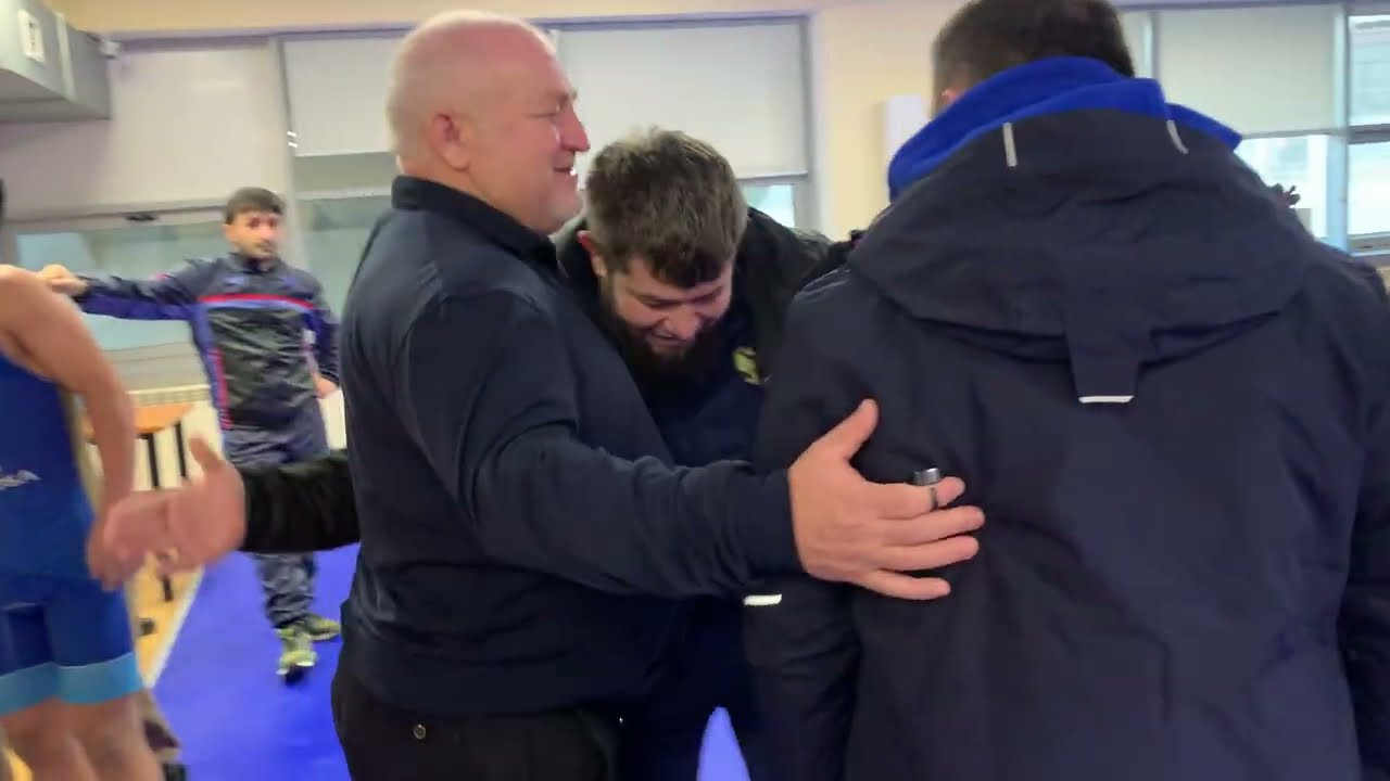 Взвешивание борцов на всероссийских соревнованиях до 16 лет. Каспийск 18 декабря 2025 г.