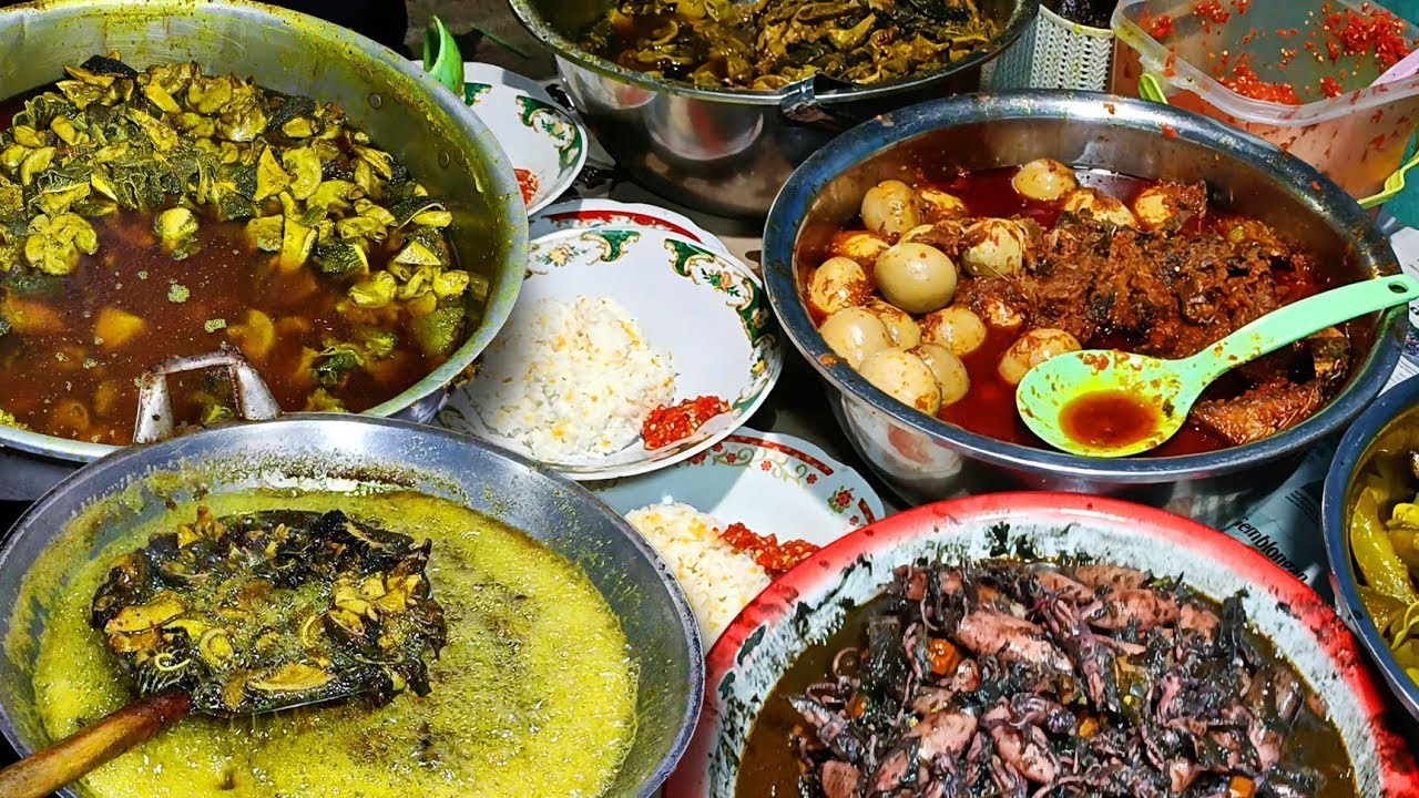 BABAT PARU LUDES DALAM HITUNGAN JAM PELANGGAN RELA ANTRI SAMPAI MAKAN NGEMPER DI JALAN 