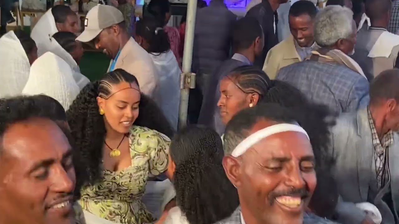 ኣብ መርዓ ወኒ ባህል  ዓድና ሽነን ብጭራ ዋጣ ሙቁር ባህላዊ ሳዕስዒት ብወነ