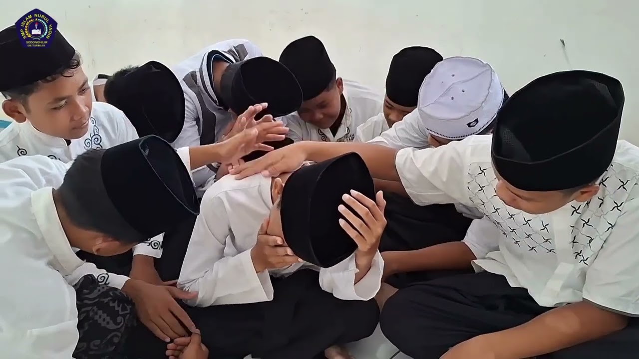 VIDEO HARI SANTRI NASIONAL 2024 KELAS VIII B