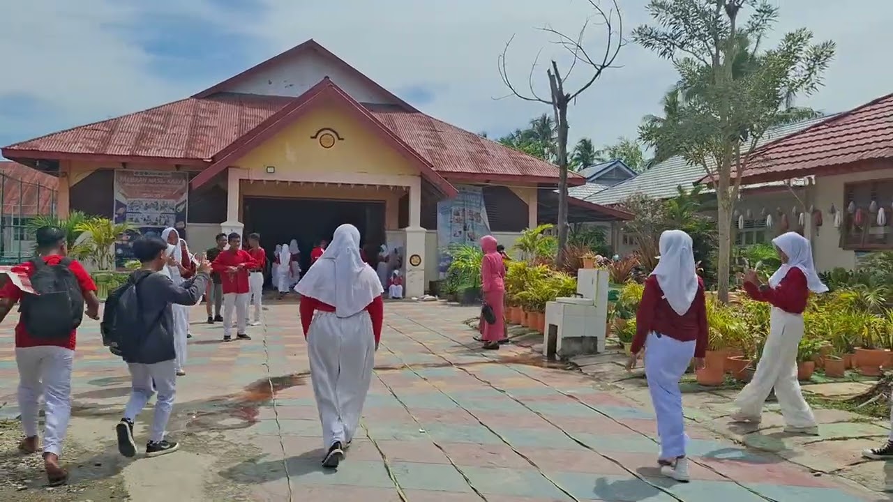 Keseruan lomba kelelereng dalam HUT RI 2025