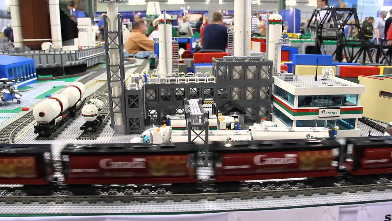 Nalug's Lego train display Great edmonton train show 2013