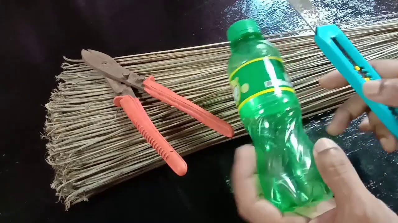 Easy Broom binding with plastic bottle/How to make Broom at home/Jharoo bananeki tarika