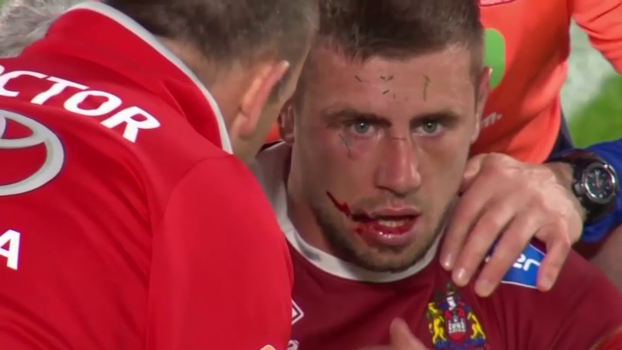 Liam Watts RED carded for leading with an elbow against Michael McIlorum. [Hull vs Wigan '17]