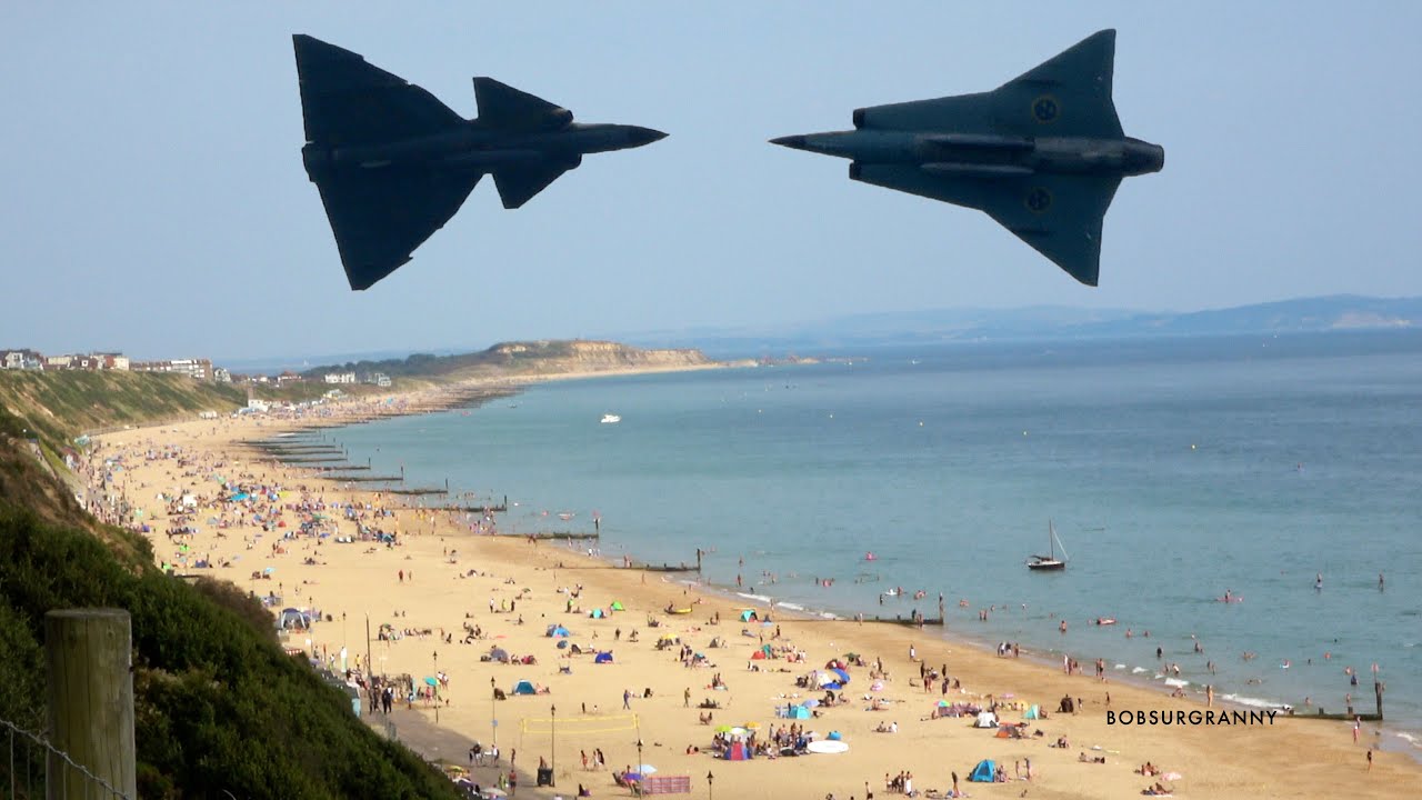 🇸🇪 SAAB Draken & Viggen Jets Making Great Echoing Sounds Along The Bournemouth Cliffs