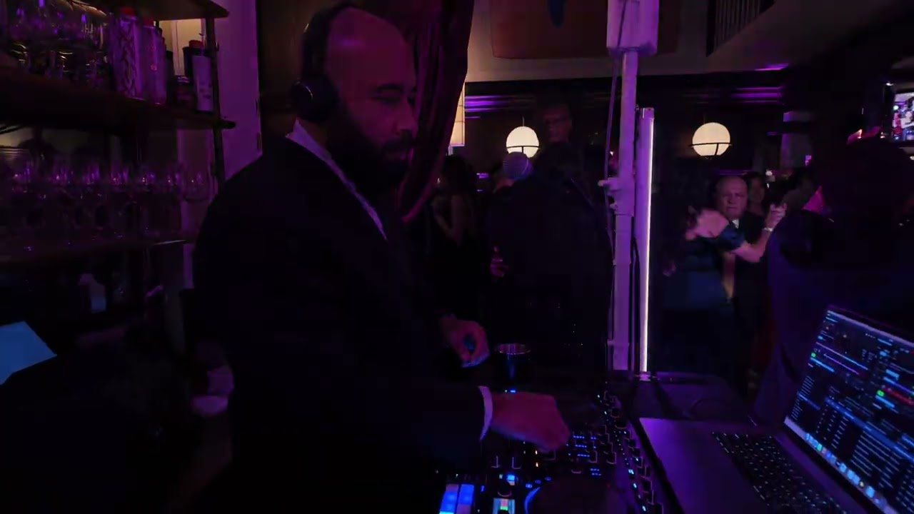 Bilingual Wedding DJ MC - Merengue - Brooklyn - Puerto Rican Cuban Italian - Open Dancing Mixing