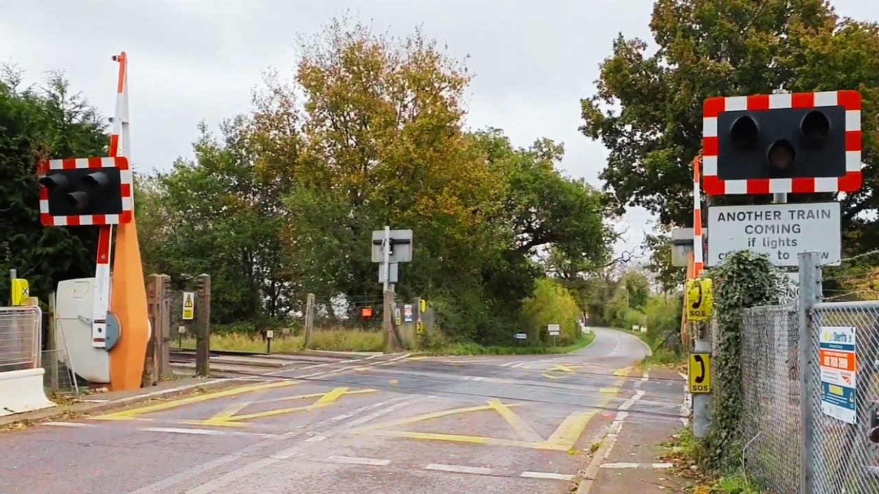 Closed and Removed Crossing! Waterloo Road Level Crossing, Berkshire