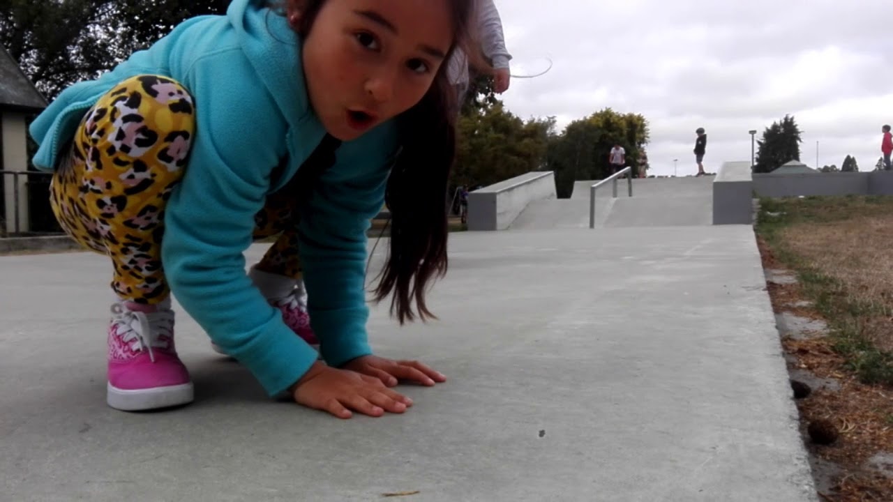 Olivia and I skate Belfast and fakie bigflips