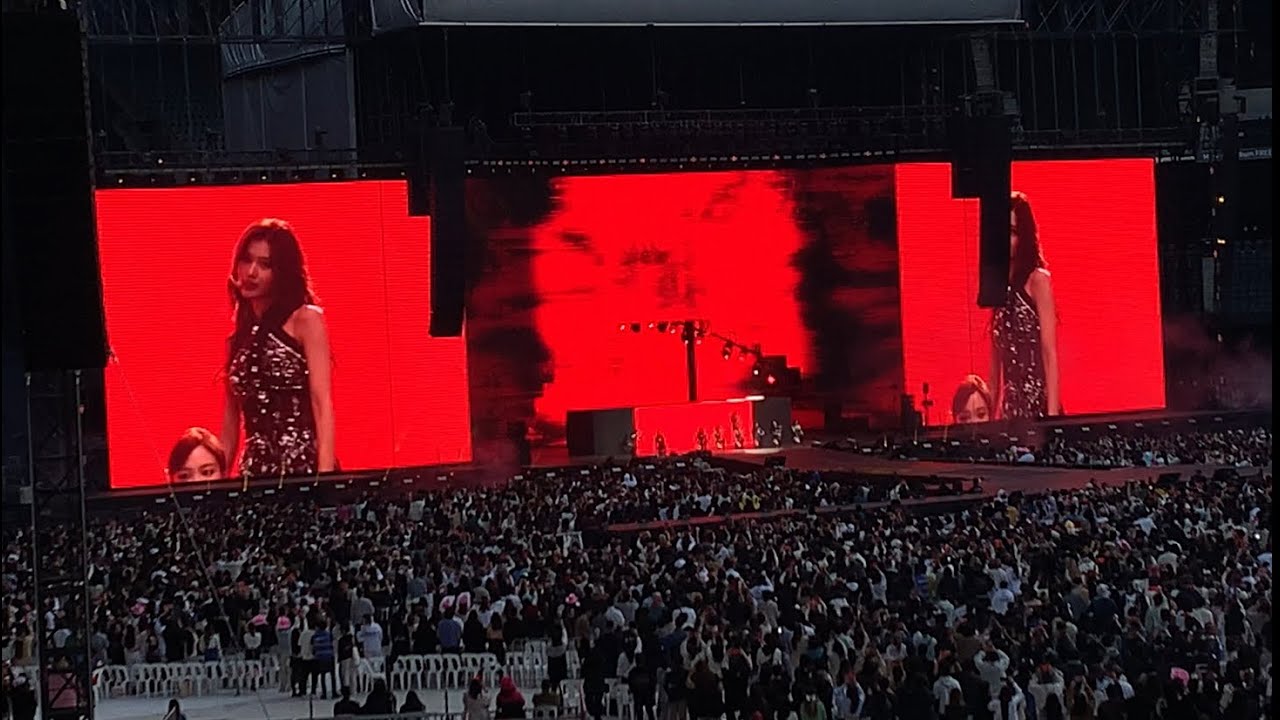 04.11.2023 TWICE - GO HARD (‘Ready To Be’ 5th World tour) Melbourne Marvel Stadium