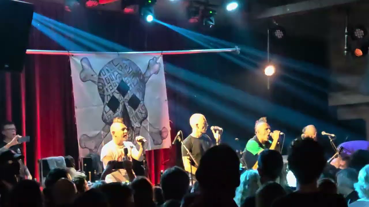 Les Ramoneurs de Menhirs - I Fought the Law - Montreuil - 22/01/2026