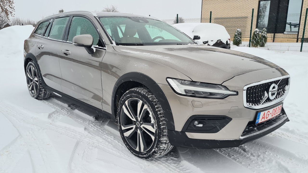 Volvo V60 Cross Сountry 2019 дизель 2.0 D4! Городской полноприводный универсал с клиренсом 21 см!!