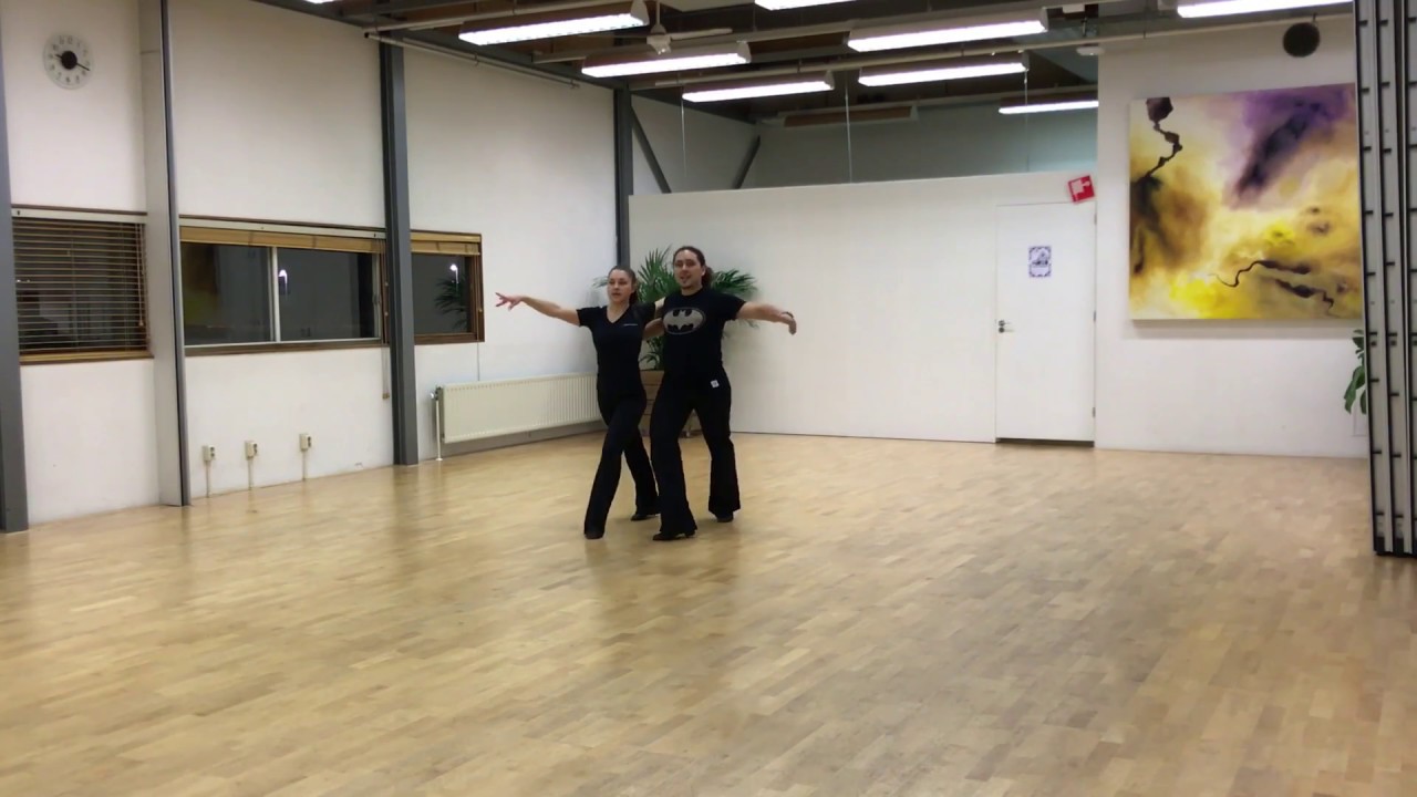 Samba promenade runs