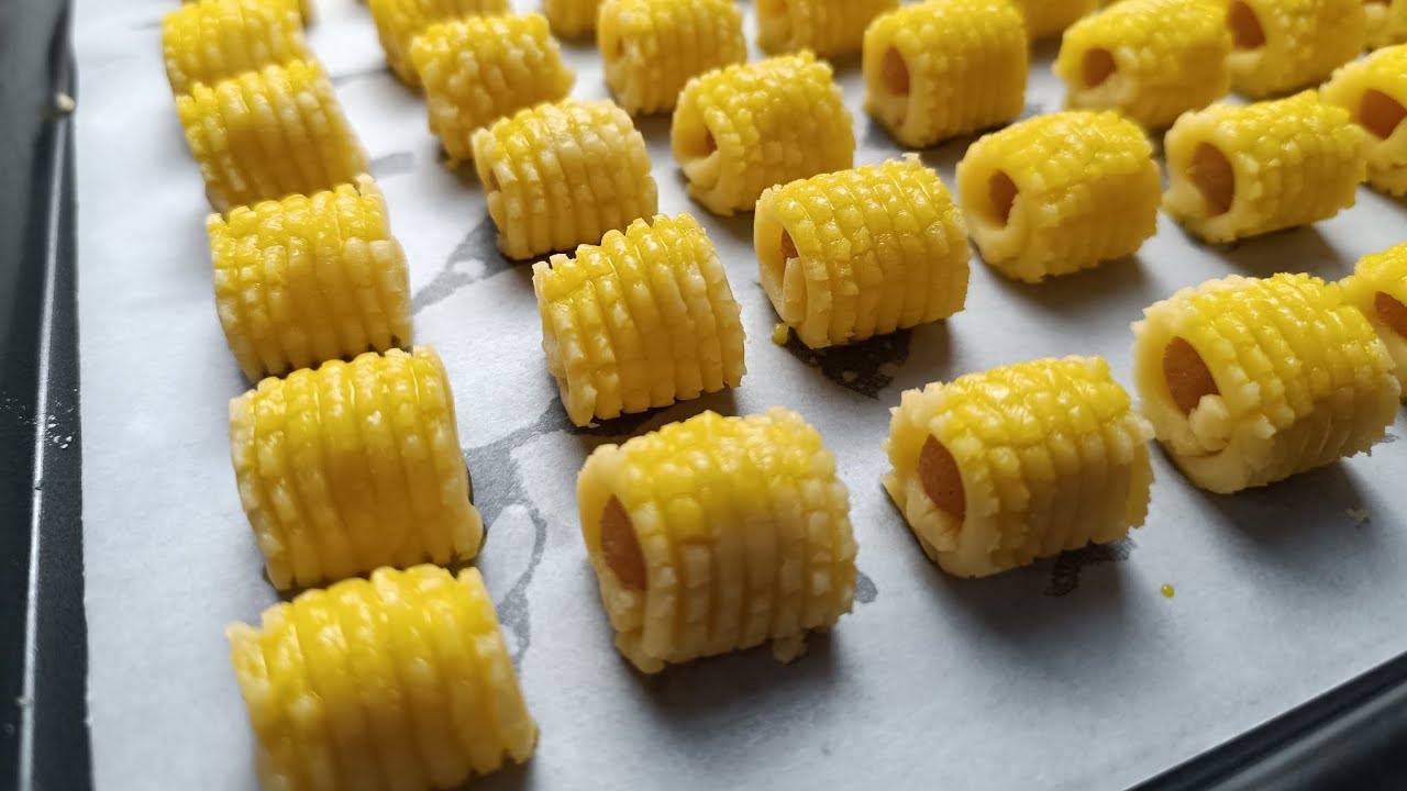 Melt in your Mouth Soft “Pineapple Tarts Rolls Cookies” (Great Recipes)
