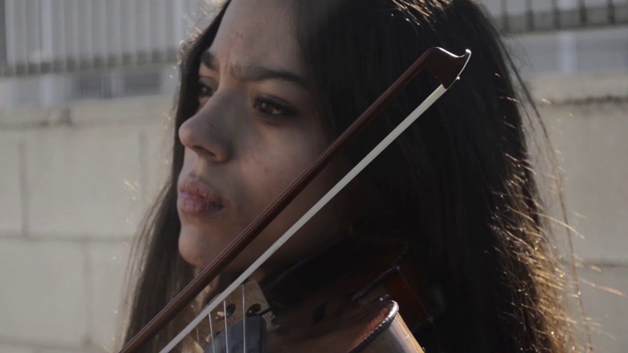 La Violinista de Luto - Cortometraje