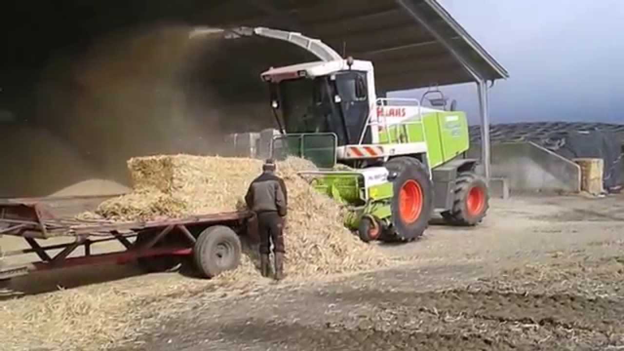 T&oslash;rres&oslash; Maskinstation | finsnitning af halm