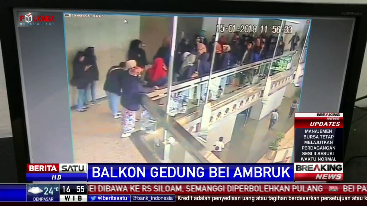 Rekaman CCTV Detik-detik Balkon Gedung BEI Ambruk