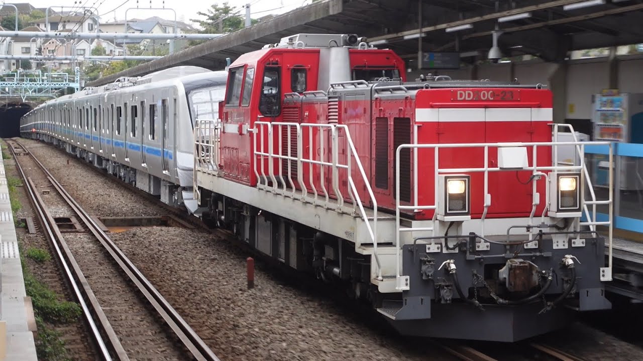 DD200-23+小田急5000系5063F 総車出場甲種 山手駅通過