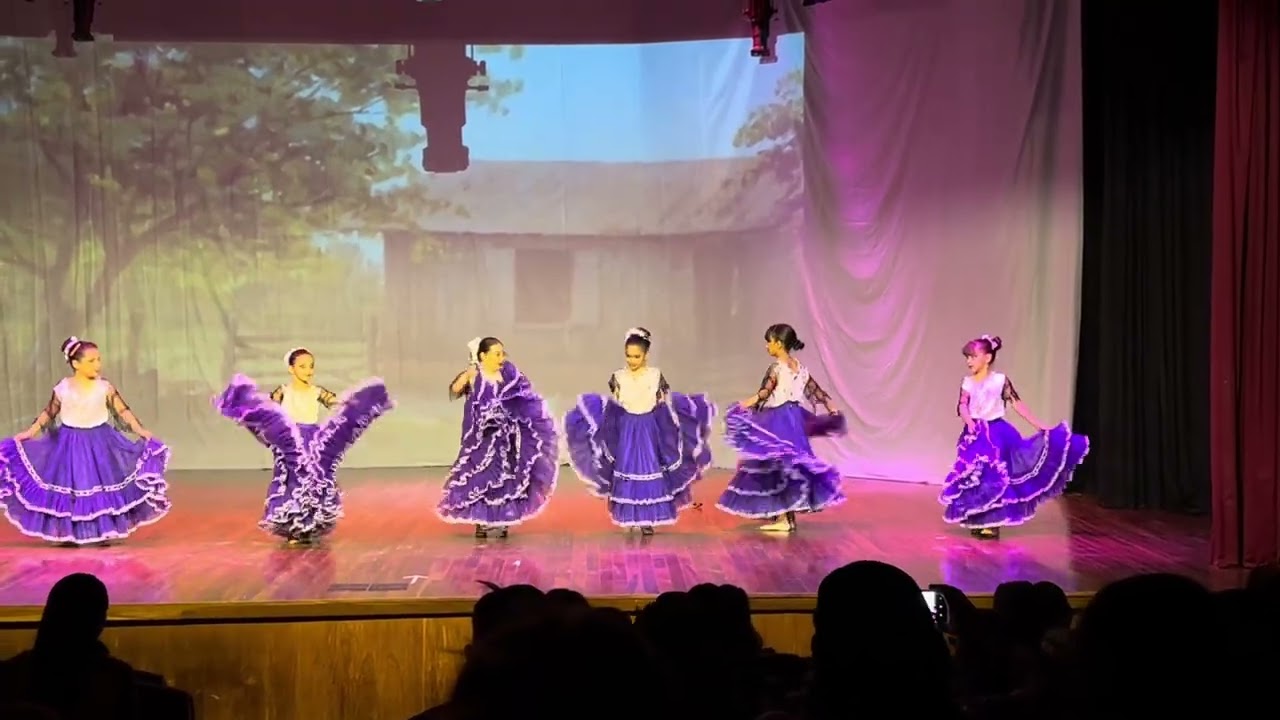 Bailando Paraguayo con la academia Monserrat 💃  Samantha Arami 