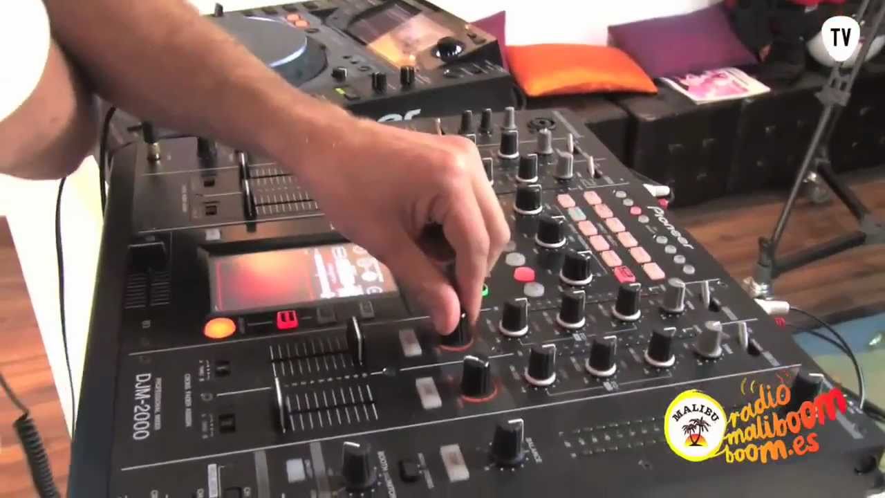 Tutorial de Pioneer CDJ-2000 con Abel Ramos en Radiomaliboomboom
