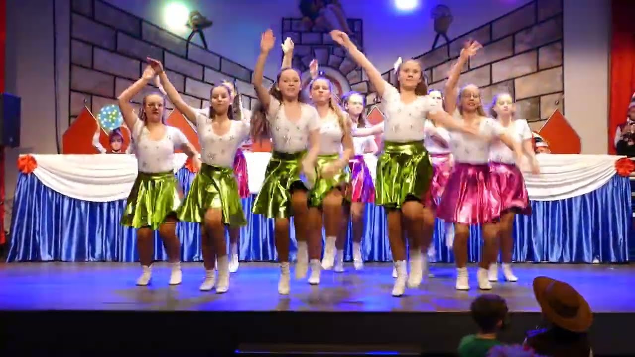 Showtanz der Naumburger Juniorengarde beim Kinderkarneval