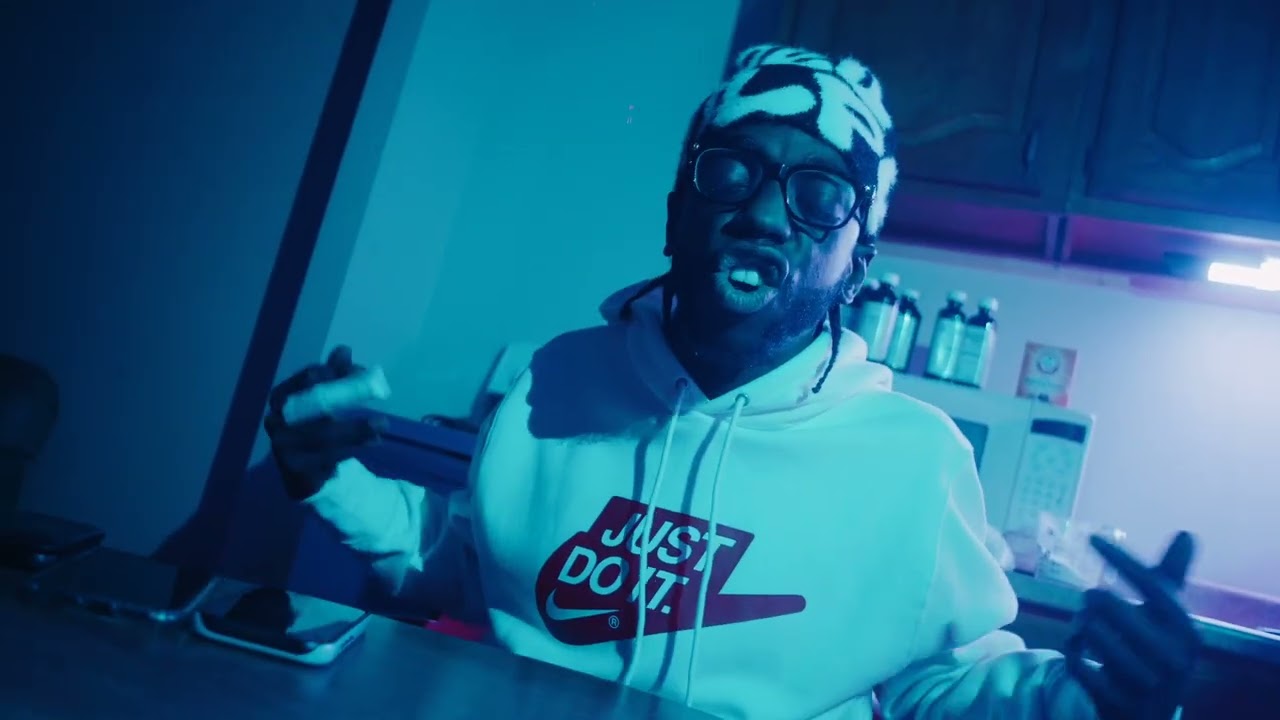 Johnny Snow - Mr. Skillet ( Official Video )