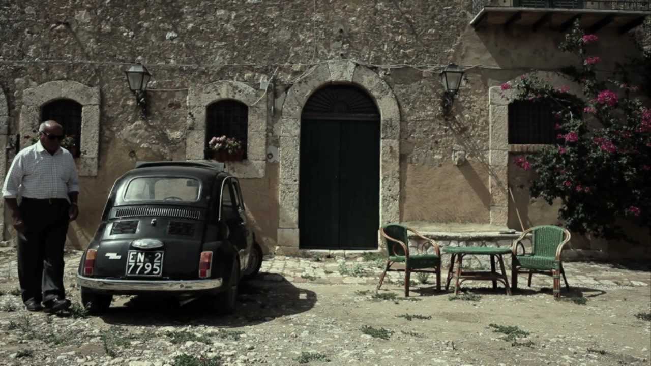 Roberta Gulisano_Troppo profondo per le 23 (Official Music Video)