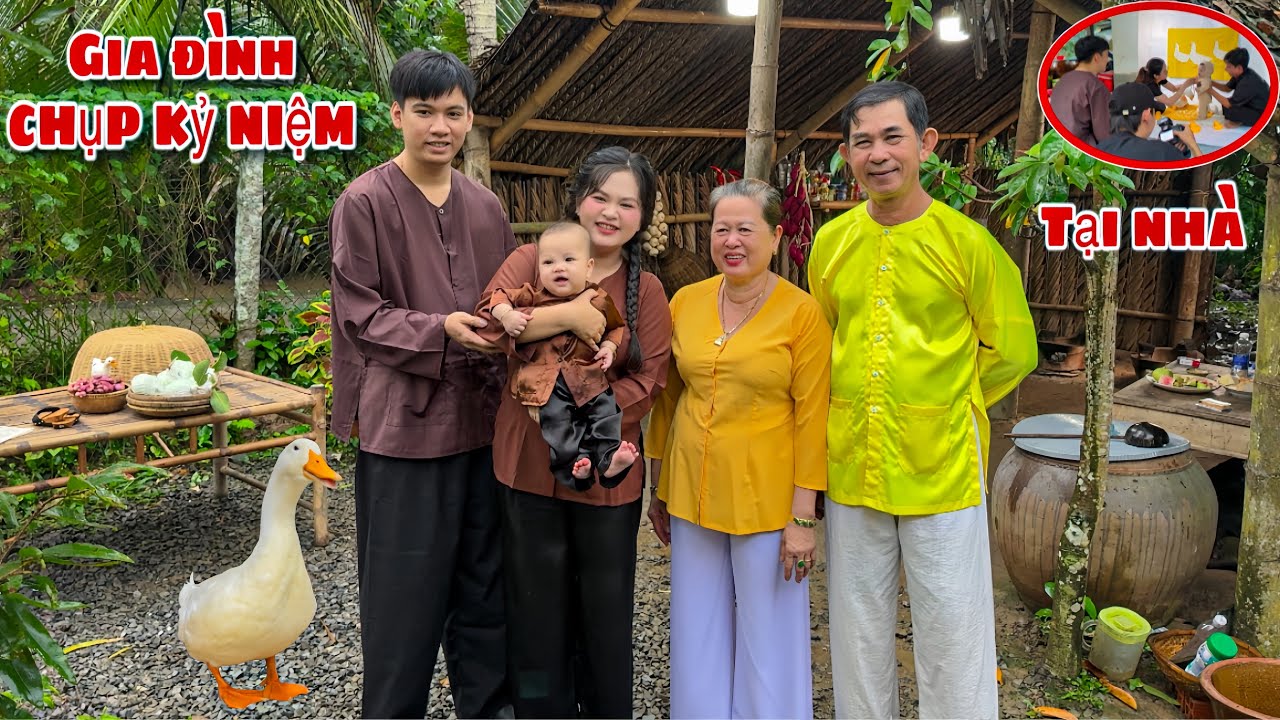 C&ugrave;ng Cha Mẹ V&agrave; Gia Đ&igrave;nh Nhỏ Chụp H&igrave;nh C&ugrave;ng Em B&eacute; Hủ Tiếu Kỷ Niệm Đầu Đời Cảm X&uacute;c Thật Kh&oacute; Qu&ecirc;n